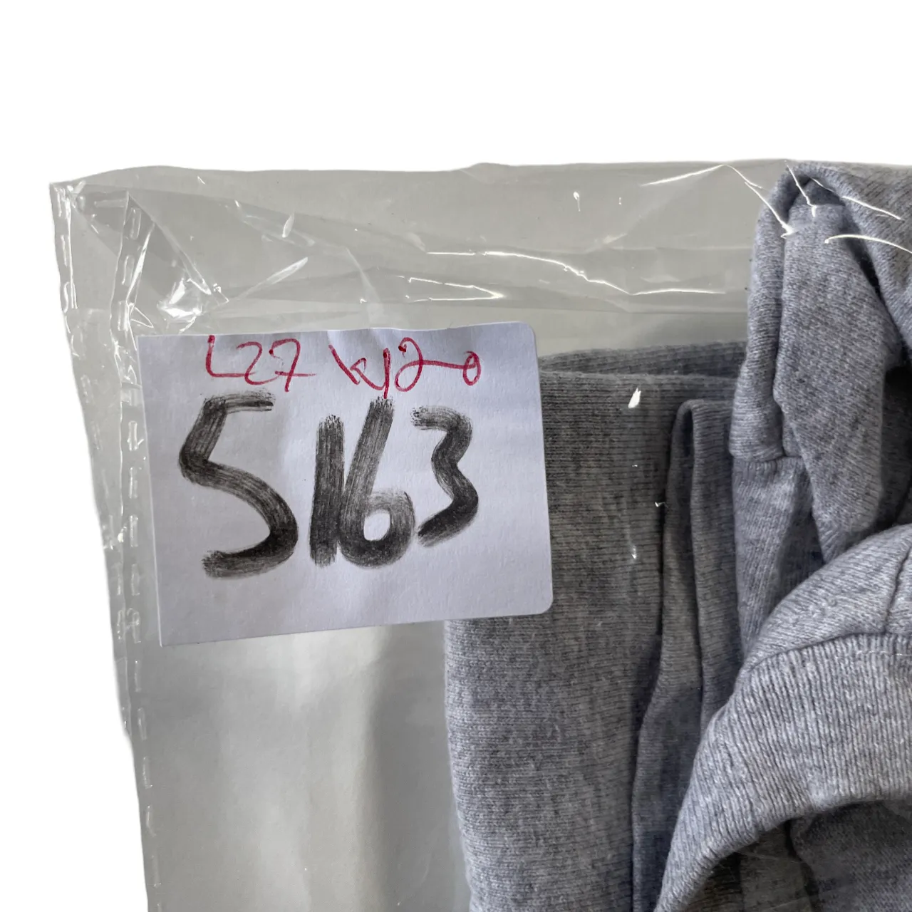 Vintage &nbsp;grey adidas-arrow-line-tee- L 27 W 20 in Size M SKU 5163