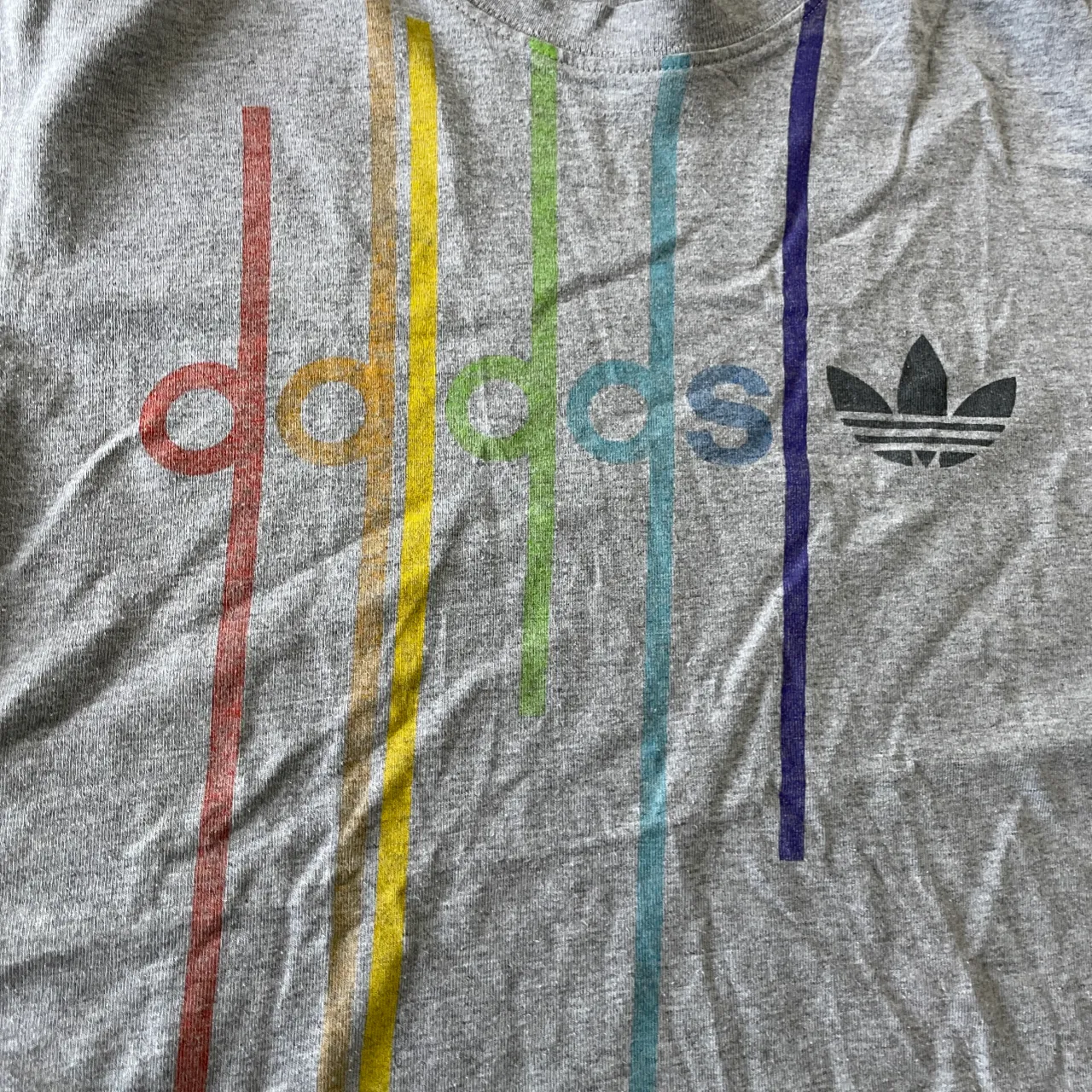 Vintage &nbsp;grey adidas-arrow-line-tee- L 27 W 20 in Size M SKU 5163